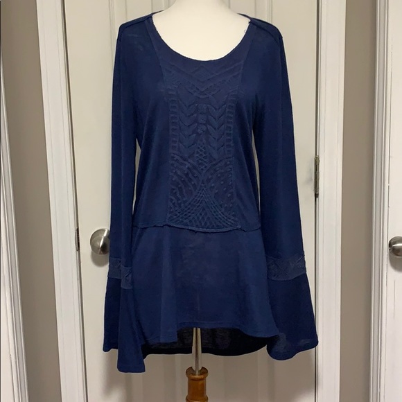 navy blue blouse with bell sleeves - Picture 1 of 8